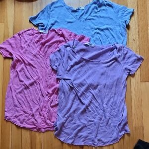 Project Social T V-Neck T-Shirts in Pink and Purple